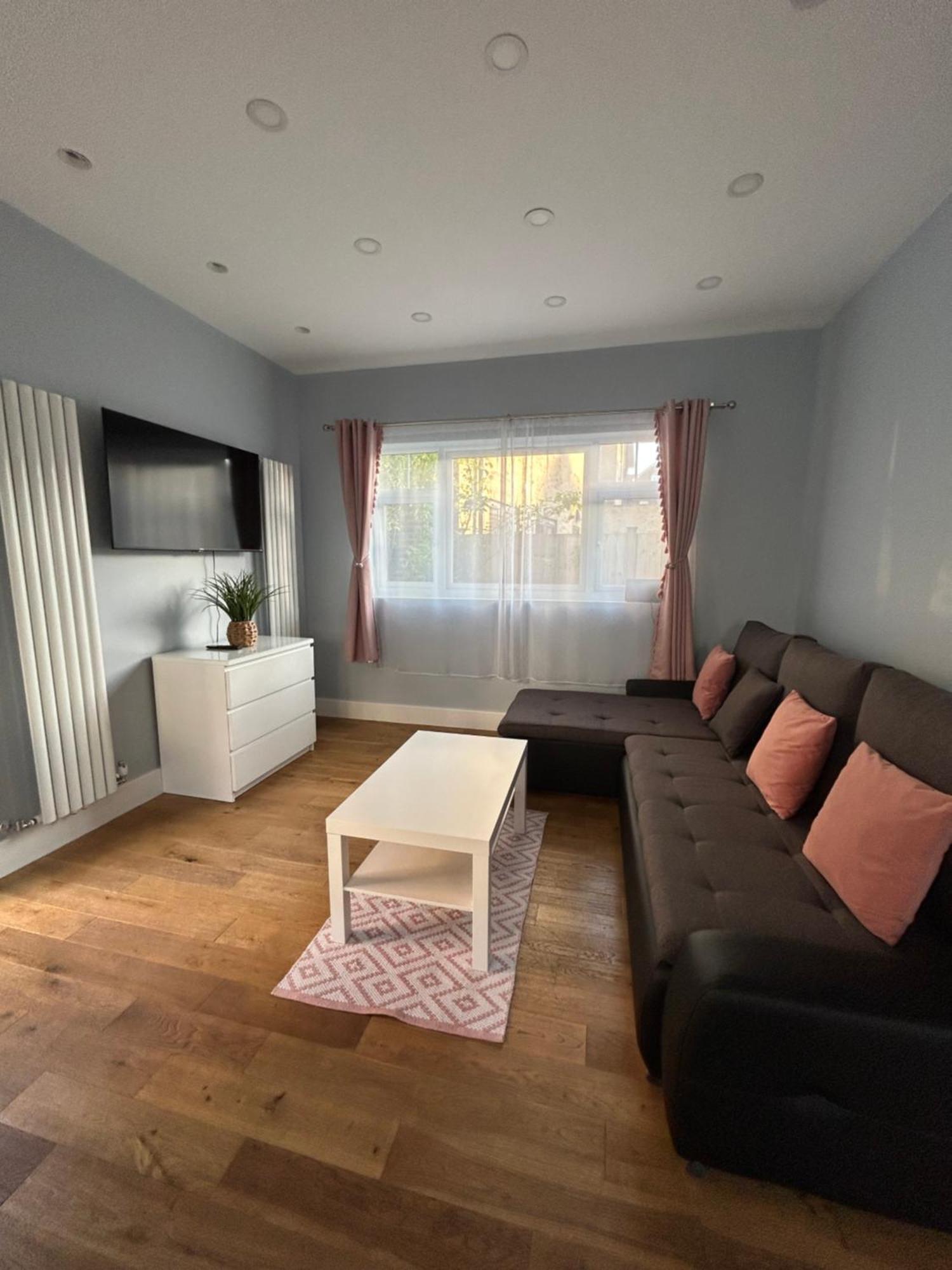 Dana'S Bungalow Хорли Екстериор снимка